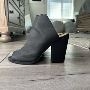 Qupid open toe booties